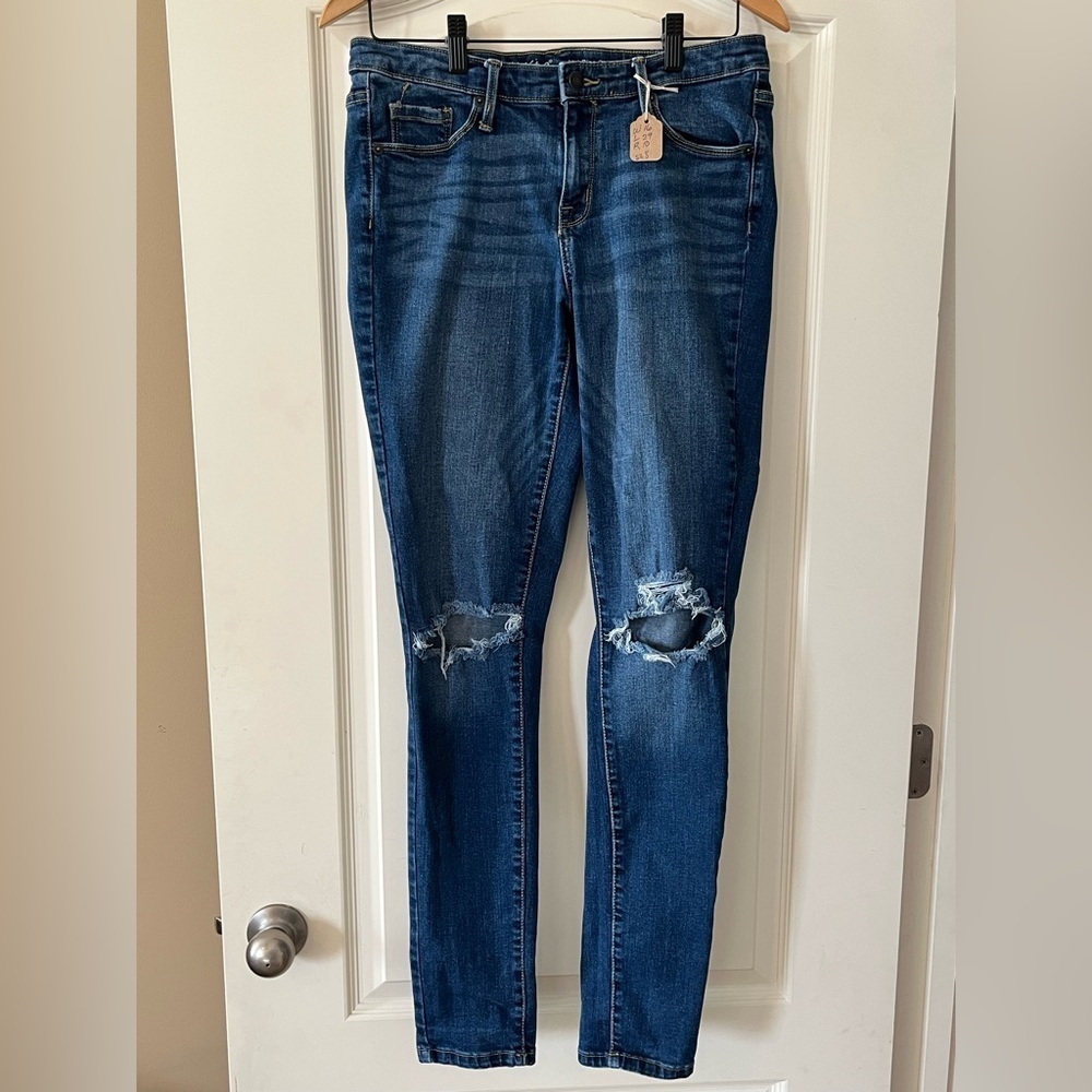 Mossimo Medium Wash Mid Rise Jeans Women’s size 8